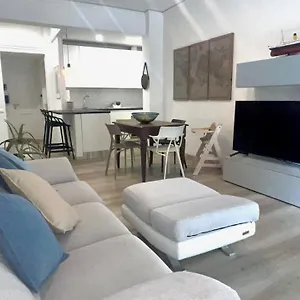 Appartamento Trilocale,terrazzo,posto Auto Privato,box,wifi, Varazze